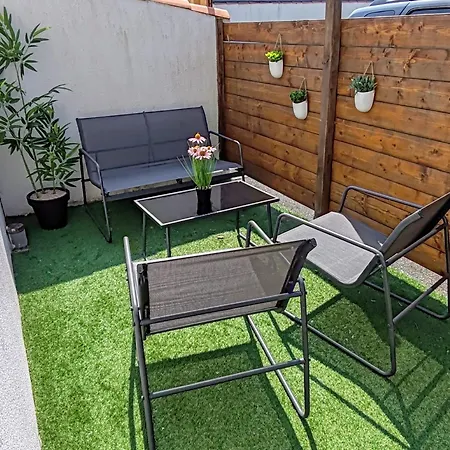 Duplex Atypique A La Rochelle Avec Parking Privatif * La Rochelle (Charente-Maritime)