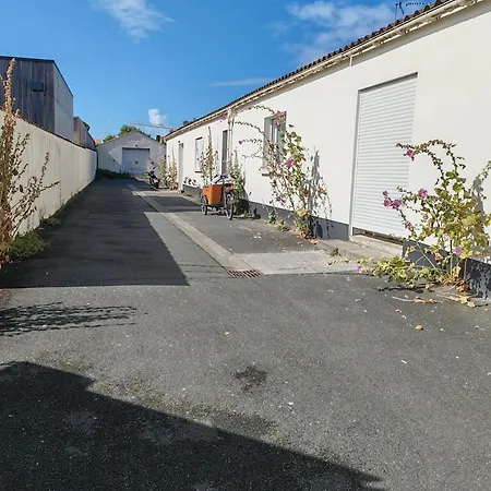 Duplex Atypique à Avec Parking Privatif Appartamento