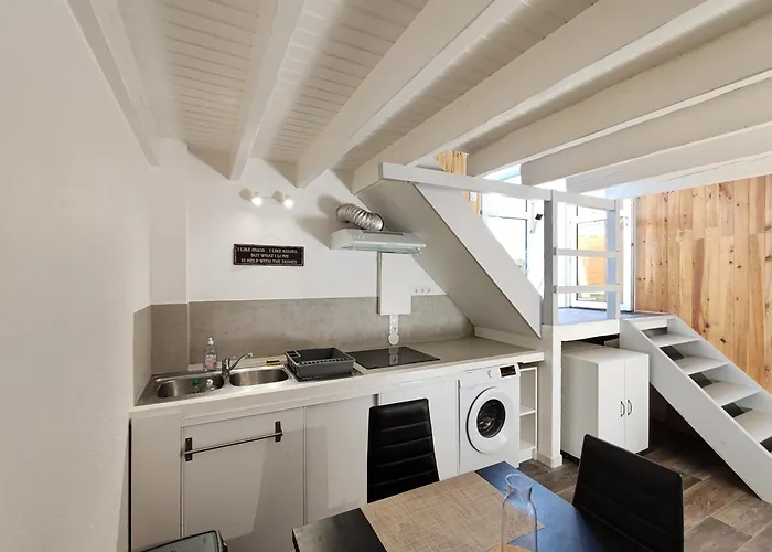 Duplex Atypique A Avec Parking Privatif * 라로셸